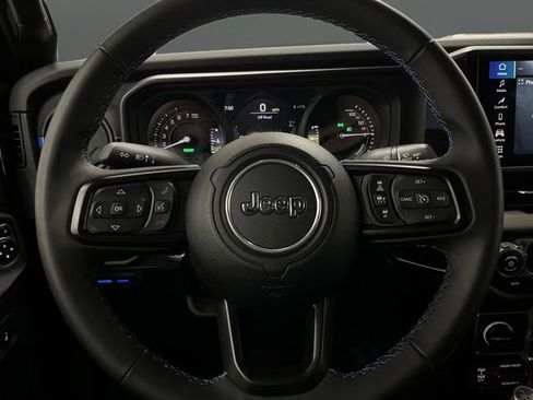 Used 2024 Jeep Wrangler Unlimited Rubicon 4xe image 14