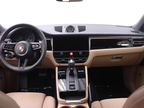Used 2026 Porsche Macan AWD/4WD image 20