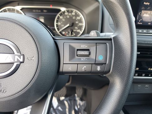 Used 2022 Nissan Rogue SV FWD image 21