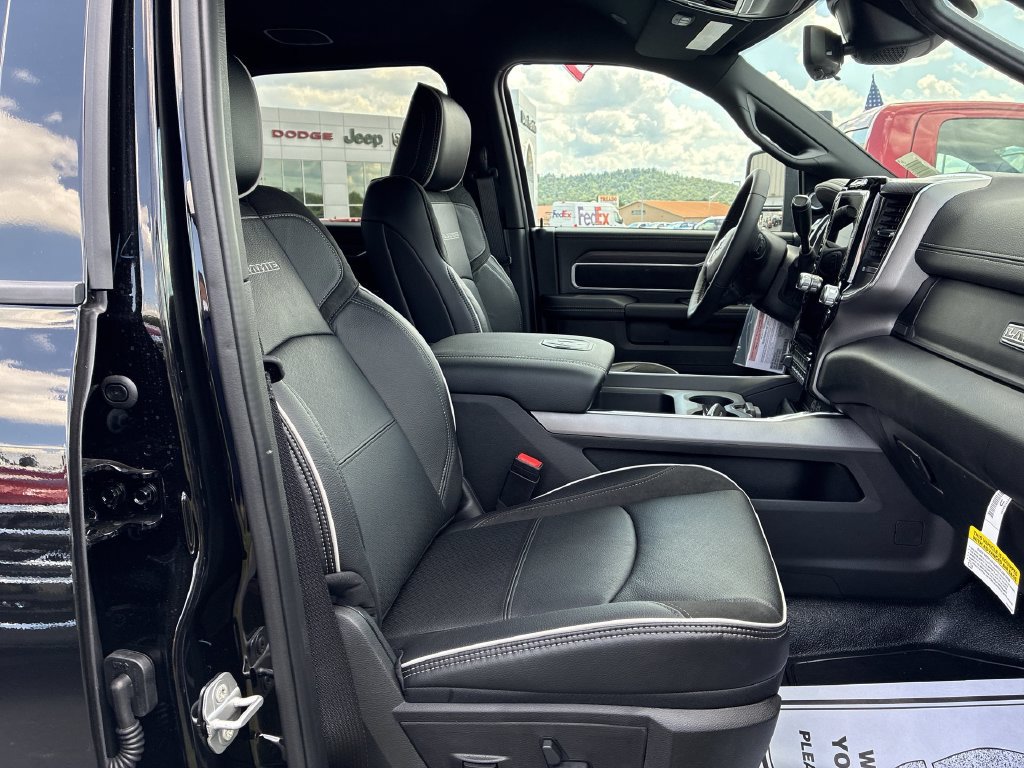 New 2026 RAM 4500 4x4 Crew Cab DRW w/ Laramie Trim Package image 23