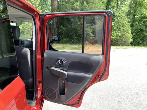 Used 2014 Nissan Cube 1.8 S w/ Interior Designer Package FWD image 25