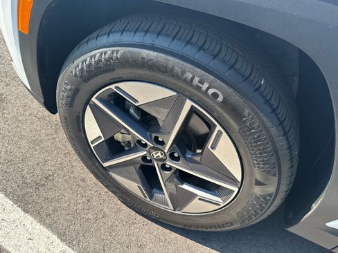 Used 2025 Hyundai Tucson SEL FWD image 6