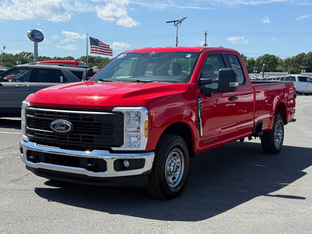 New 2025 Ford F250 XL w/ 360-Degree Camera Package RWD image 8