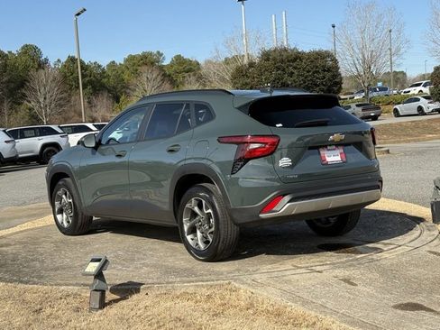 Used 2025 Chevrolet Trax LT image 5