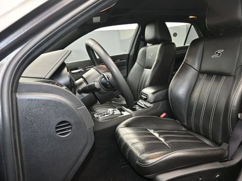 Used 2023 Chrysler 300 S RWD image 9