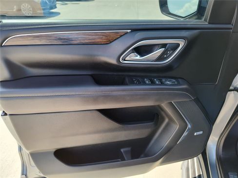 Used 2021 Chevrolet Tahoe Premier w/ Premium Package image 17