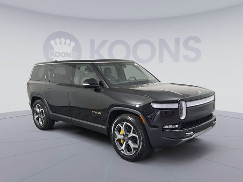 Used 2024 Rivian R1S Adventure image 10