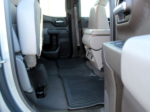 Used 2020 Chevrolet Silverado 1500 LT image 25