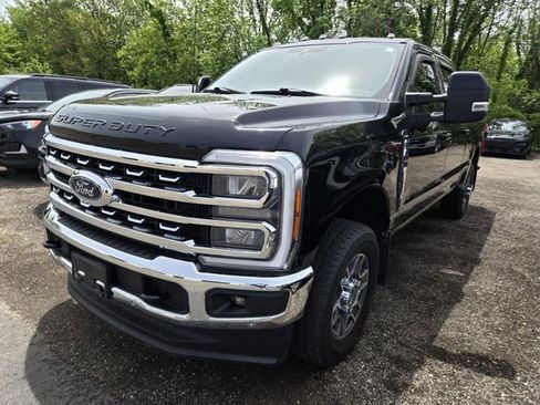 Used 2023 Ford F350 Lariat w/ Lariat Ultimate Package AWD/4WD image 2