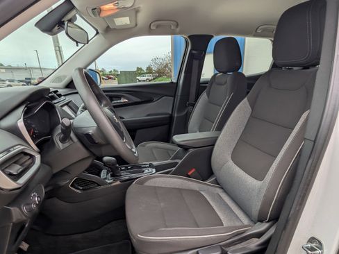 Used 2023 Chevrolet TrailBlazer LS FWD image 8