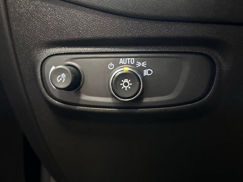 Used 2024 Chevrolet Equinox LT w/ LPO, Floor Liner Package FWD image 9