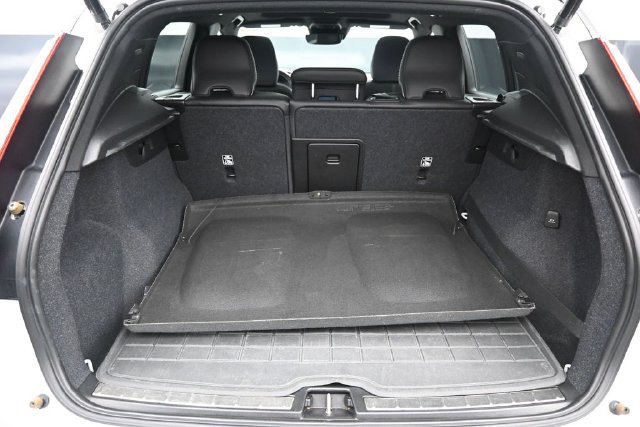 Used 2021 Volvo XC40 T5 R-Design w/ Advanced Package AWD/4WD image 10