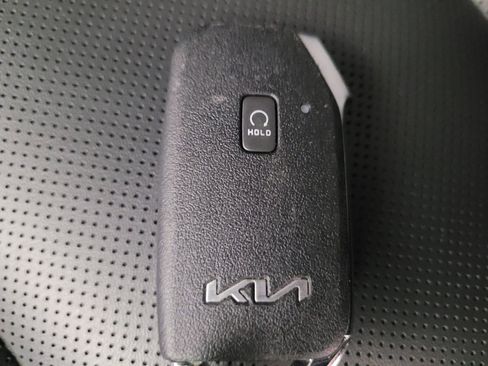 Used 2022 Kia Telluride S AWD/4WD image 32