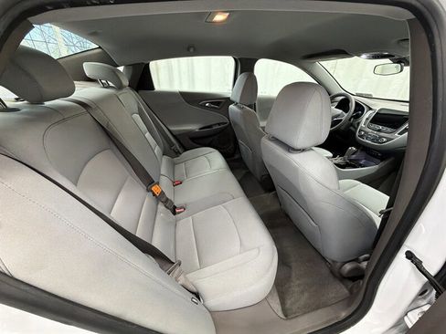 Used 2019 Chevrolet Malibu LS image 14