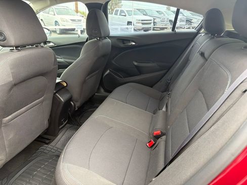 Used 2017 Chevrolet Cruze LT FWD image 4