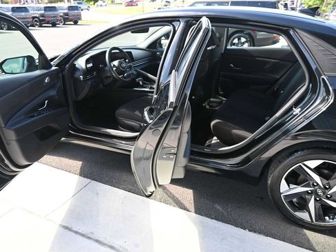 Certified 2023 Hyundai Elantra SEL w/ Convenience Package FWD image 15