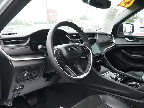 Used 2023 Jeep Grand Cherokee L Laredo AWD/4WD image 22