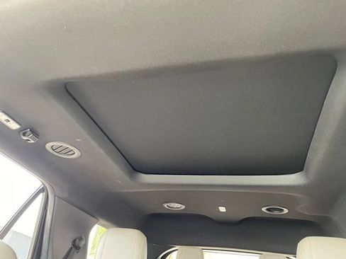 Used 2018 Ford Explorer XLT w/ Equipment Group 202A AWD/4WD image 26