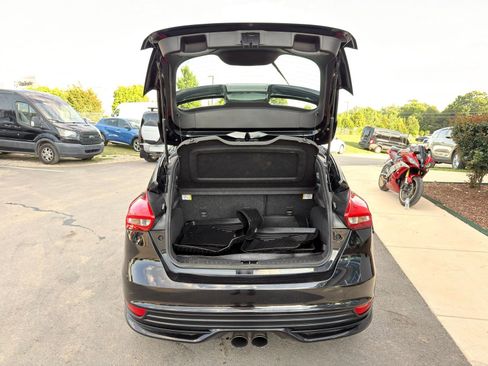 Used 2018 Ford Focus ST FWD image 45