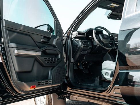 Used 2026 Toyota Tacoma SR5 image 16