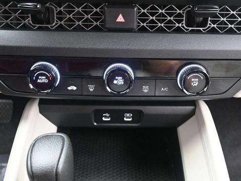 Used 2023 Honda Accord LX image 17