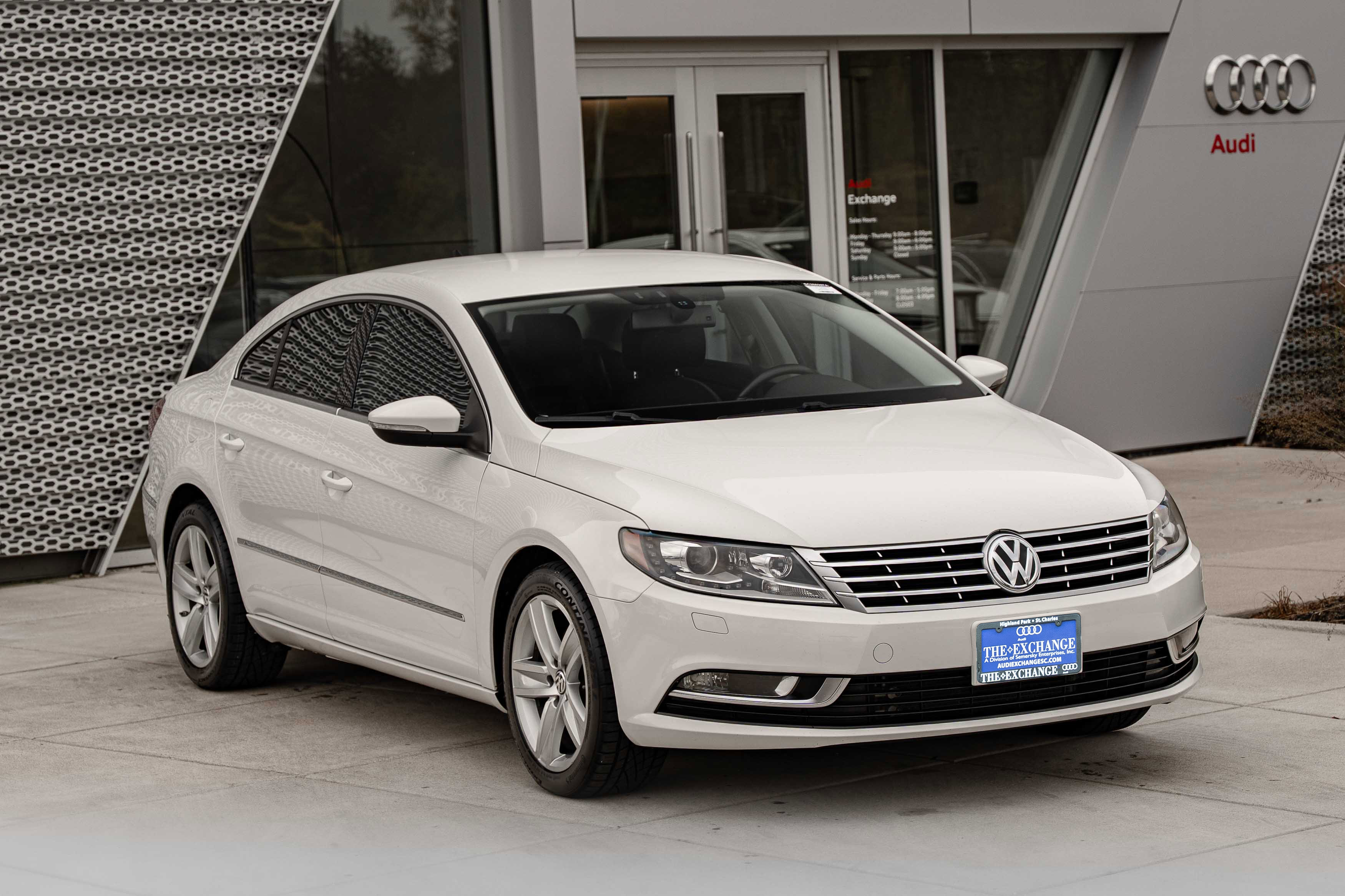 Used 2013 Volkswagen CC Sport FWD image 2