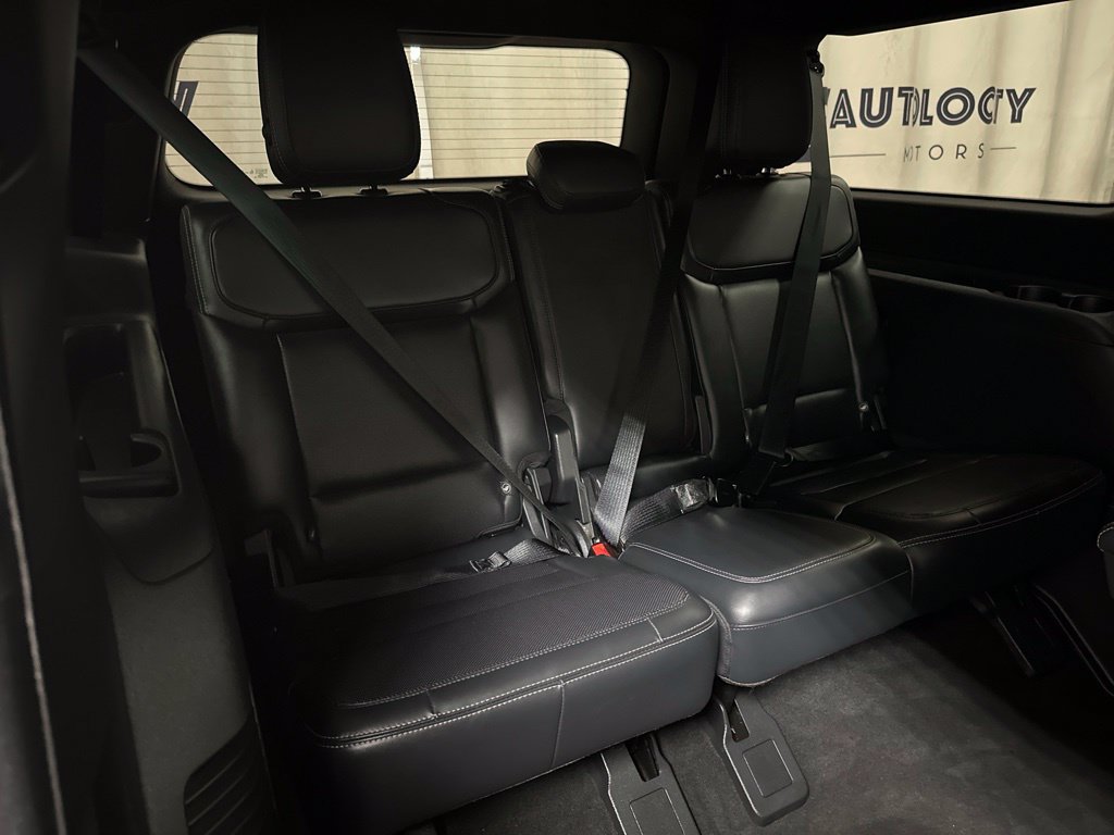 Used 2025 Ford Expedition Max Platinum w/ Stealth Performance Package AWD/4WD image 22
