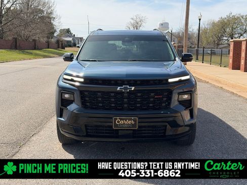 Used 2025 Chevrolet Traverse RS image 7