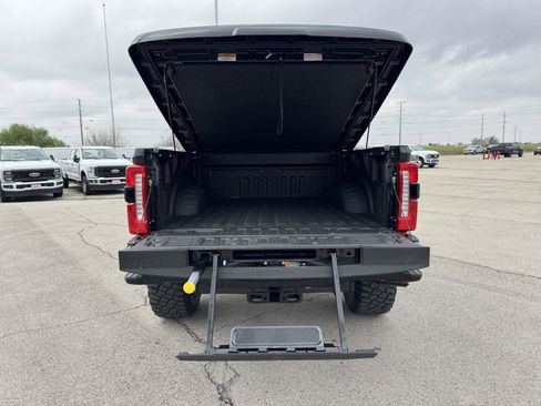 New 2026 Ford F250 Lariat w/ Black Appearance Package AWD/4WD image 11