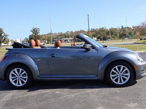 Used 2017 Volkswagen Beetle 1.8T Classic image 9