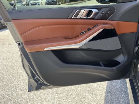 Used 2022 BMW X5 M50i image 15