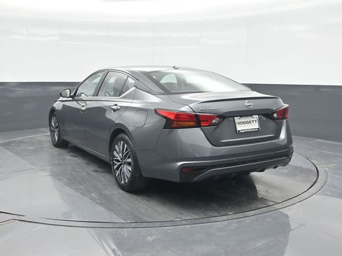 Used 2025 Nissan Altima 2.5 SV FWD image 22