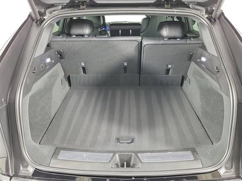 Used 2024 Cadillac Lyriq Luxury RWD image 8