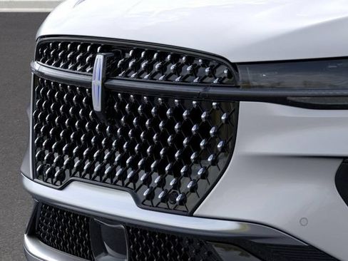 New 2026 Lincoln Nautilus Reserve AWD/4WD image 17