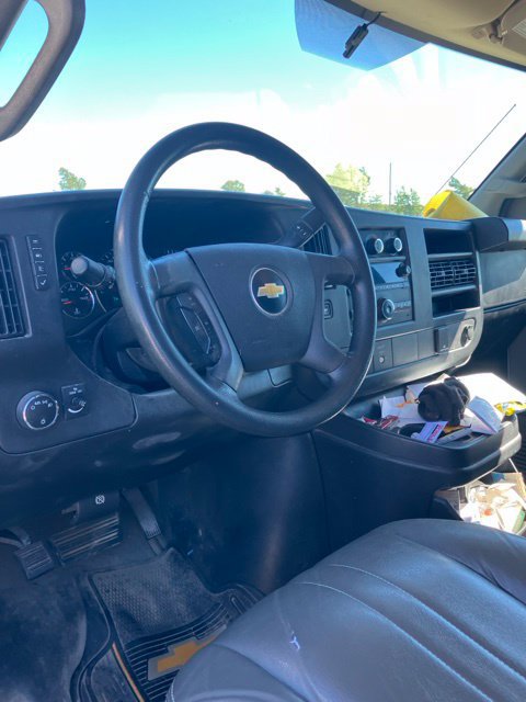 Used 2017 Chevrolet Express 2500 RWD image 3
