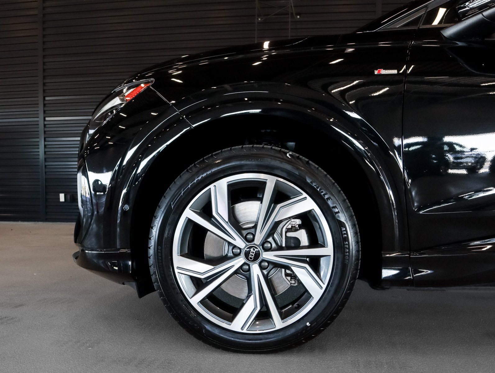 Used 2023 Audi Q4 e-tron Premium Plus w/ Premium Plus AWD/4WD image 4