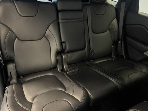 Used 2018 Jeep Cherokee Limited AWD/4WD image 39