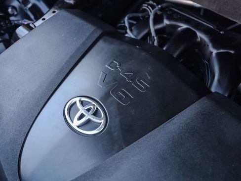 Used 2019 Toyota Highlander XLE AWD/4WD image 70