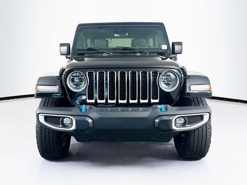Used 2022 Jeep Wrangler Unlimited Sahara w/ Cold Weather Group AWD/4WD image 2