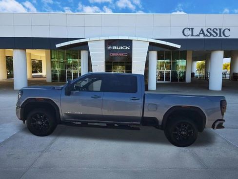 Used 2025 GMC Sierra 2500 AT4 image 4