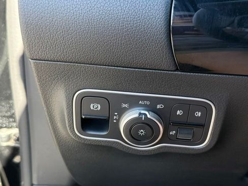 Certified 2025 Mercedes-Benz GLA 250 4MATIC image 18