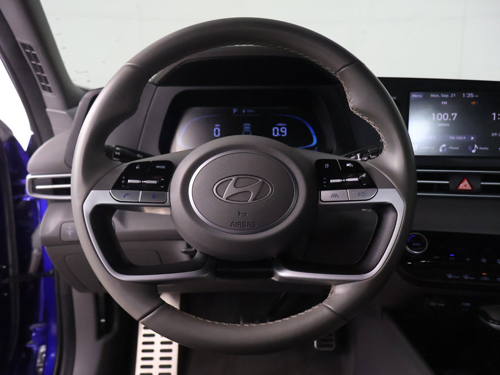 Used 2025 Hyundai Elantra Sport FWD image 34