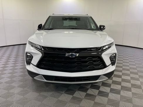 Used 2024 Chevrolet Blazer LT w/ Midnight/Sport Edition FWD image 2