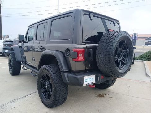 Used 2018 Jeep Wrangler Unlimited Rubicon AWD/4WD image 7