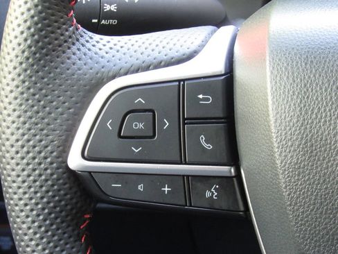 Used 2025 Toyota Sienna XSE AWD/4WD image 28