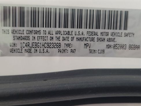 Used 2017 Jeep Grand Cherokee Limited image 33