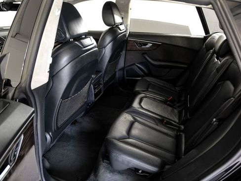Used 2019 Audi Q8 Prestige w/ Luxury Package AWD/4WD image 45