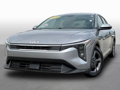 Used 2025 Kia K4 FWD image 3