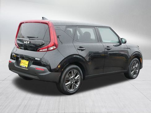 Certified 2022 Kia Soul EX image 7