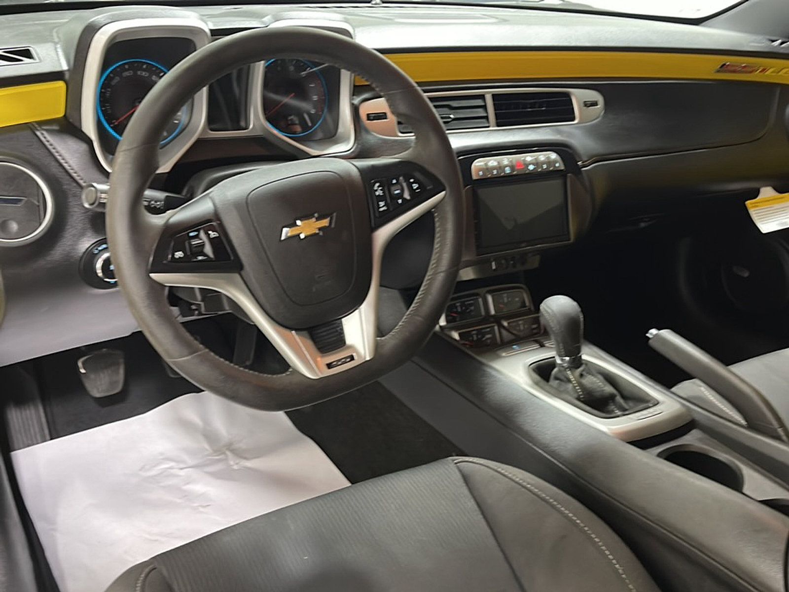 Used 2014 Chevrolet Camaro SS w/ SS Performance Package RWD image 3